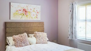 2 bedrooms, Egyptian cotton sheets, free WiFi, bed sheets - 2 bedroom accommodation in Knitsley, near Lanchester (Knitsley, near Lanchester)