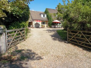 Exterior - 4 bedroom accommodation in Bourton-on-the-Water (Bourton-on-the-Water)