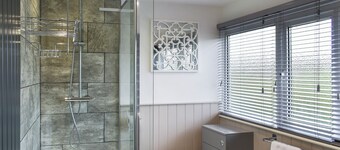 4 bedroom accommodation in Bourton-on-the-Water
