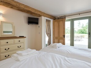 5 bedrooms, free WiFi, bed sheets