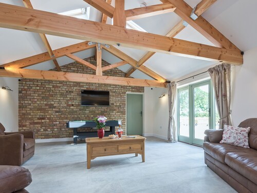 5 bedroom accommodation in East Barkwith, near Market Rasen