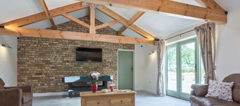 5 bedroom accommodation in East Barkwith, near Market Rasen