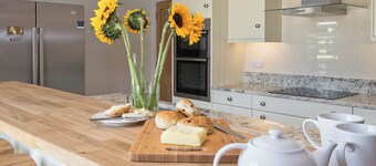 5 bedroom accommodation in East Barkwith, near Market Rasen