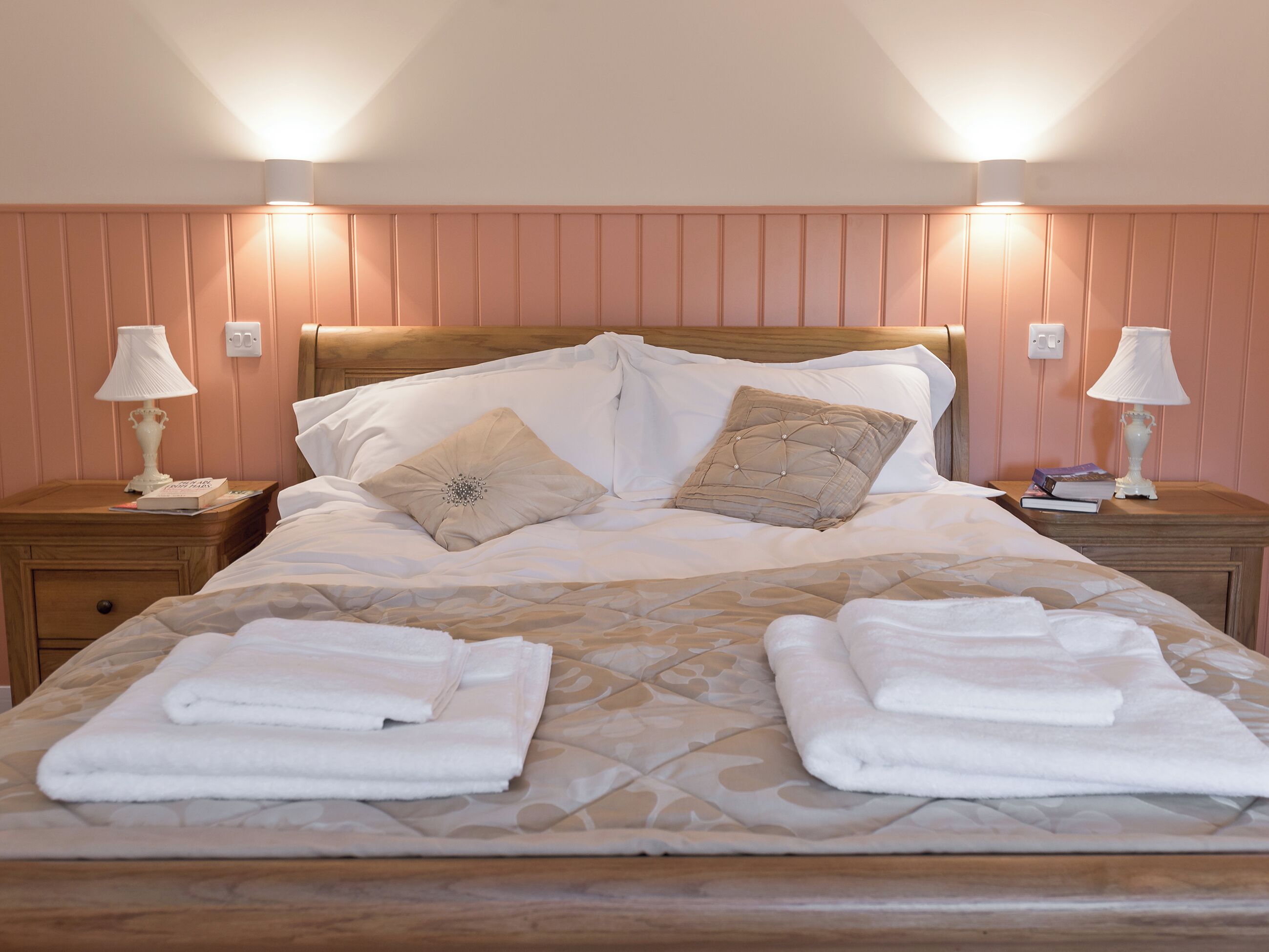 5 chambres, accès au Wi-Fi (inclus), literie fournie