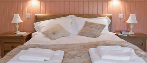 5 chambres, accĂšs au Wi-Fi (inclus), literie fournie