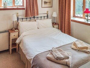 2 多间卧室、免费 WiFi、床单