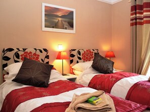 2 quartos, Wi-Fi de cortesia, roupa de cama