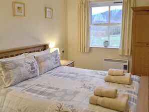 2 bedrooms, free WiFi, bed sheets - 2 bedroom accommodation in Aviemore, Speyside (Aviemore, Speyside)