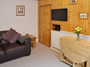 Living area - 2 bedroom accommodation in Whitby (Whitby)