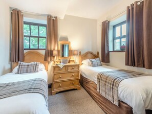 6 quartos, Wi-Fi de cortesia, roupa de cama