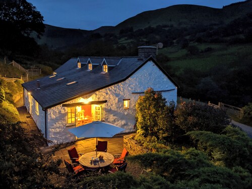 Fancy staying in the Mawddwy Valley in Snowdonia National Park.