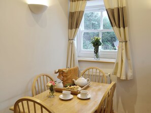 Dining - 2 bedroom accommodation in Tregeseal, near St Just (Tregeseal, near St Just)
