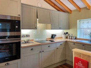 Geschirrspüler, Hochstuhl, Gefrierschrank