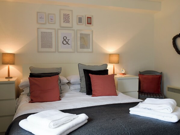 1 bedroom, free WiFi, bed sheets