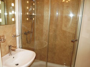 Towels - 1 bedroom accommodation in Keswick (Keswick)