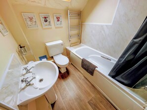 Bathroom - Ground Floor:
Open plan living space. (Suffield near Scarborough)