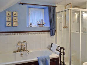 Towels - 3 bedroom accommodation in Dalton-in-Furness (Dalton-in-Furness)