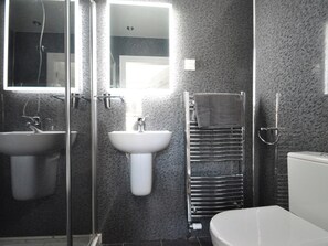 Towels - 3 bedroom accommodation in Ambleside (Ambleside)