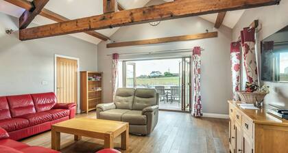 4 bedroom accommodation in Penrhos Feilw, near Trearddur Bay