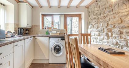 2 bedroom accommodation in Clay Cross, near Chesterfield