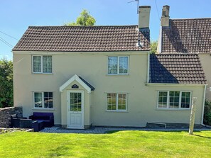 Exterior - Commonwealth Cottage (Iron Acton, near Bristol)
