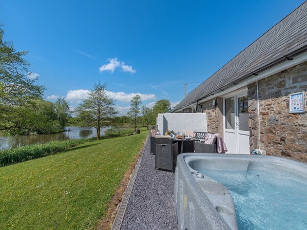 Bain à remous extérieur