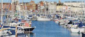5 bedroom accommodation in Broadstairs