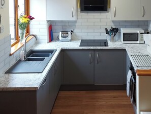 Dishwasher, cookware/dishes/utensils - 3 bedroom accommodation in Pendra Loweth, near Falmouth (Pendra Loweth, near Falmouth)