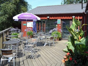 Outdoor dining - 3 bedroom accommodation in Pendra Loweth, near Falmouth (Pendra Loweth, near Falmouth)