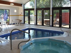 Pool - 3 bedroom accommodation in Pendra Loweth, near Falmouth (Pendra Loweth, near Falmouth)
