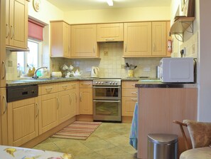 Dishwasher, high chair - 2 bedroom accommodation in Churchinford, near Taunton (Churchinford, near Taunton)