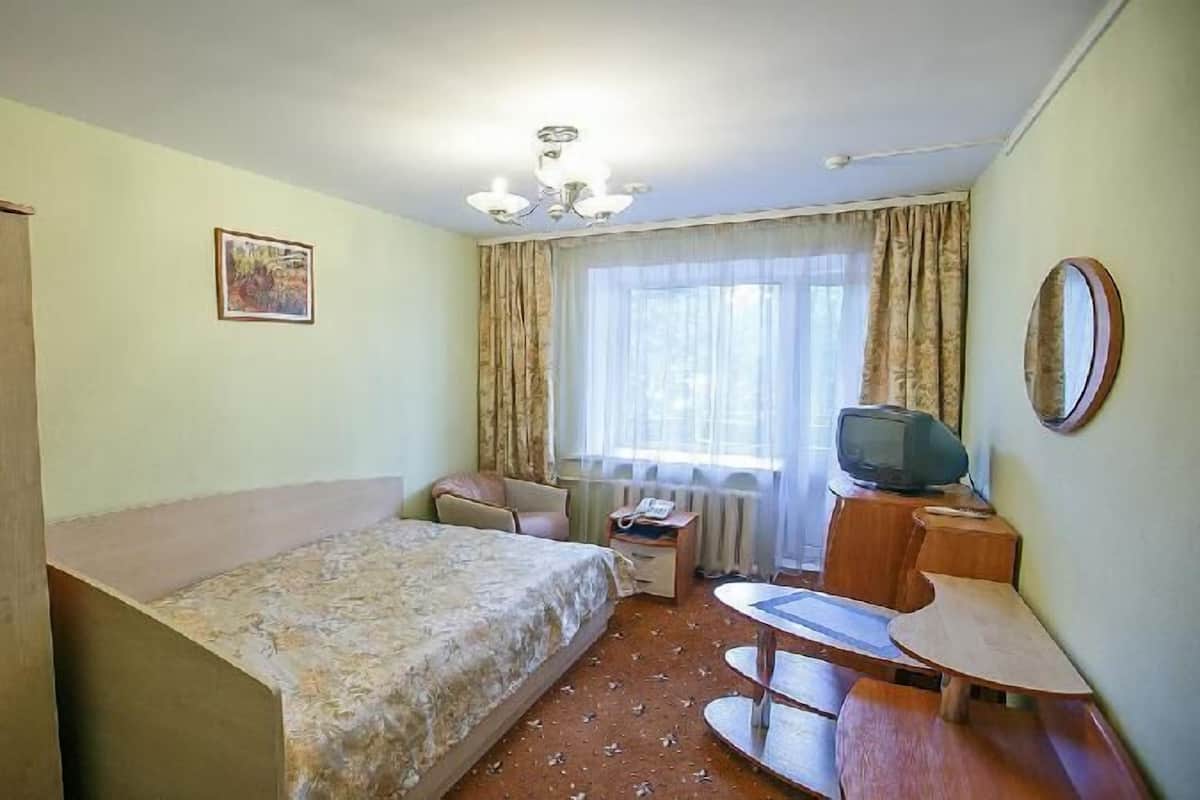 Standard Single Room, 1 Single Bed, Non Smoking | Premium bedding, in-room safe, laptop workspace, blackout curtains
