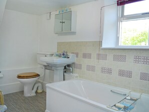 Bathroom - 2 bedroom accommodation in Aughton, near Marlborough (Aughton, near Marlborough)
