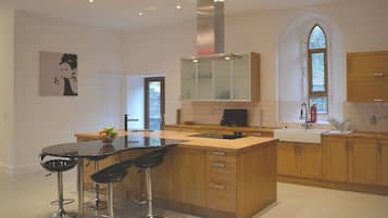 Dishwasher, high chair