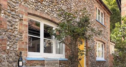 2 bedroom accommodation in Stiffkey