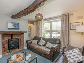 TV - 4 bedroom accommodation in Coltishall (Coltishall)