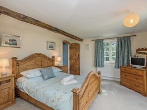 4 bedrooms, free WiFi, bed sheets - 4 bedroom accommodation in Coltishall (Coltishall)