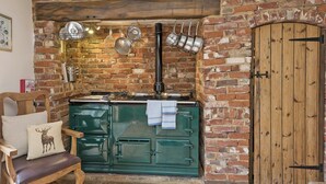 Dishwasher, highchair - 4 bedroom accommodation in Coltishall (Coltishall)
