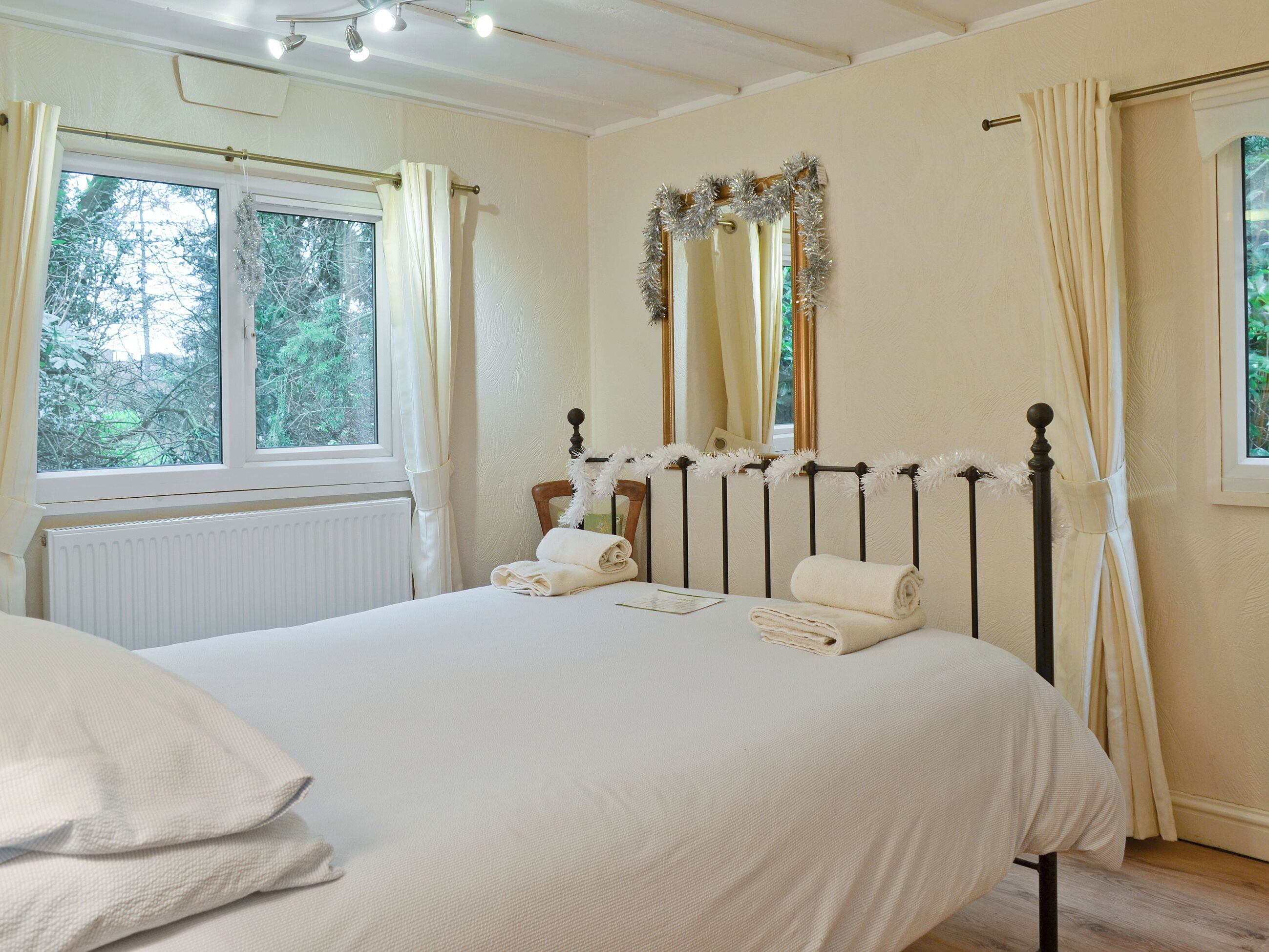 3 bedrooms, free WiFi, bed sheets