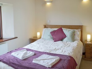 3 bedrooms, free WiFi, bed sheets - 3 bedroom accommodation in Poundstock, Bude (Poundstock, Bude)