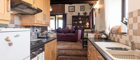 Cookware/dishes/utensils