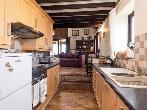 Cookware/dishes/utensils