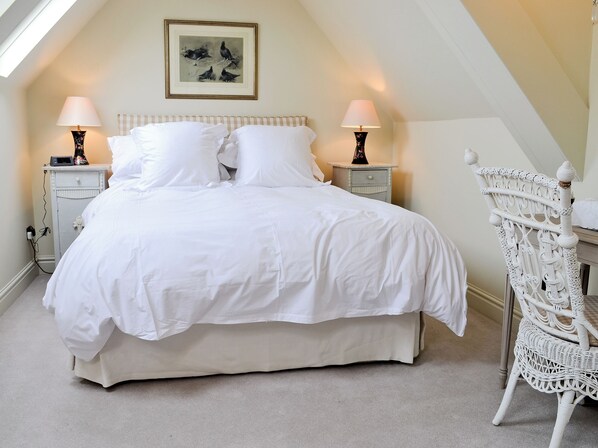 5 bedrooms, free WiFi, bed sheets