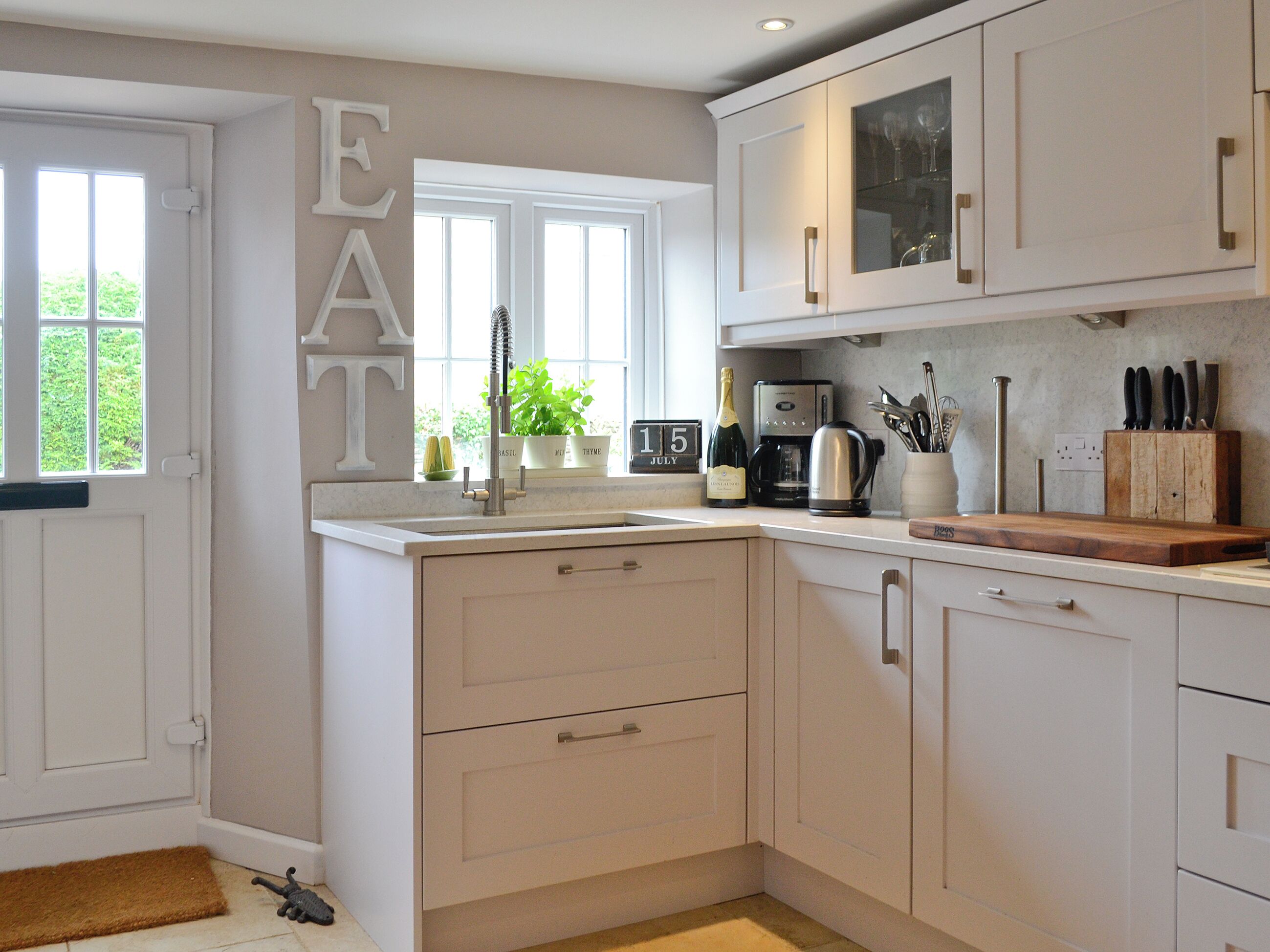 Lave-vaisselle, congélateur