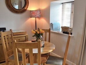 Dining - Beach Comber Cottage (Marazion)