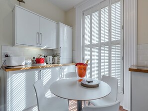 Dining - 2 bedroom accommodation in Whitby (Whitby)