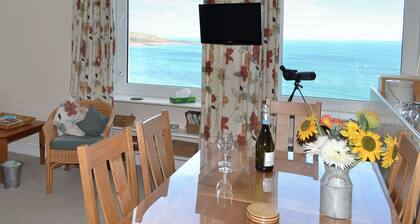 3 makuuhuoneen majoitus Coverackissa, Helstonin lähellä