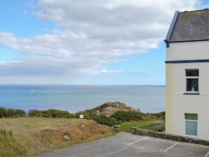 Delightful location | Spindrift, Coverack, near Helston - 3 bedroom accommodation in Coverack, near Helston (Coverack, near Helston)