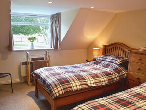 3 bedrooms, free WiFi, bed sheets - Longcroft Cottage - 28233 (Oyne, near Insch)