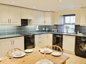 Dishwasher, highchair, freezer - Longcroft Cottage - 28233 (Oyne, near Insch)